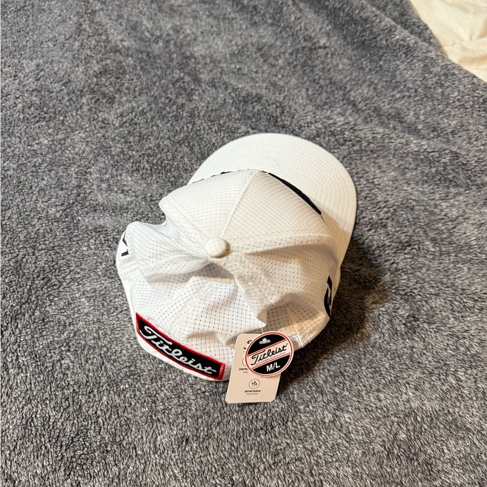 Titleist Golf Hat with Black Logo - Picture 2 of 4